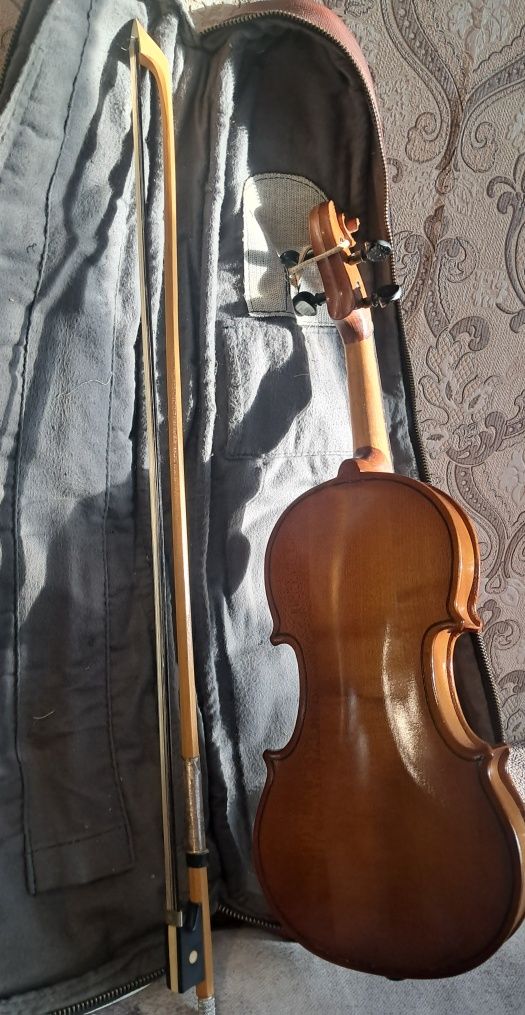 Продам скрипку б/у (1/4)