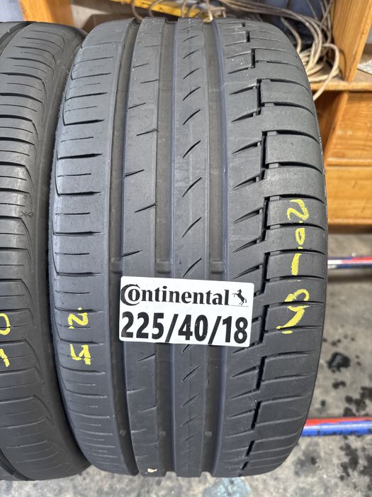 225/40/18 Continental