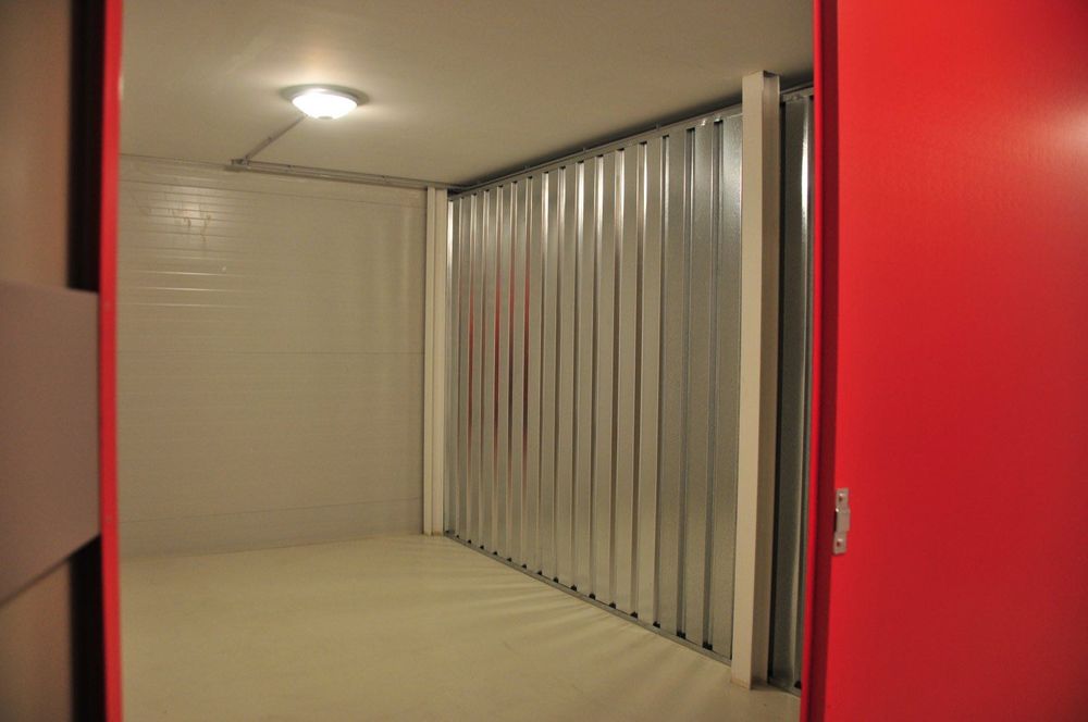 Складове под наем 10-15 кв. – 24/7 достъп, охрана, видеонаблюдение