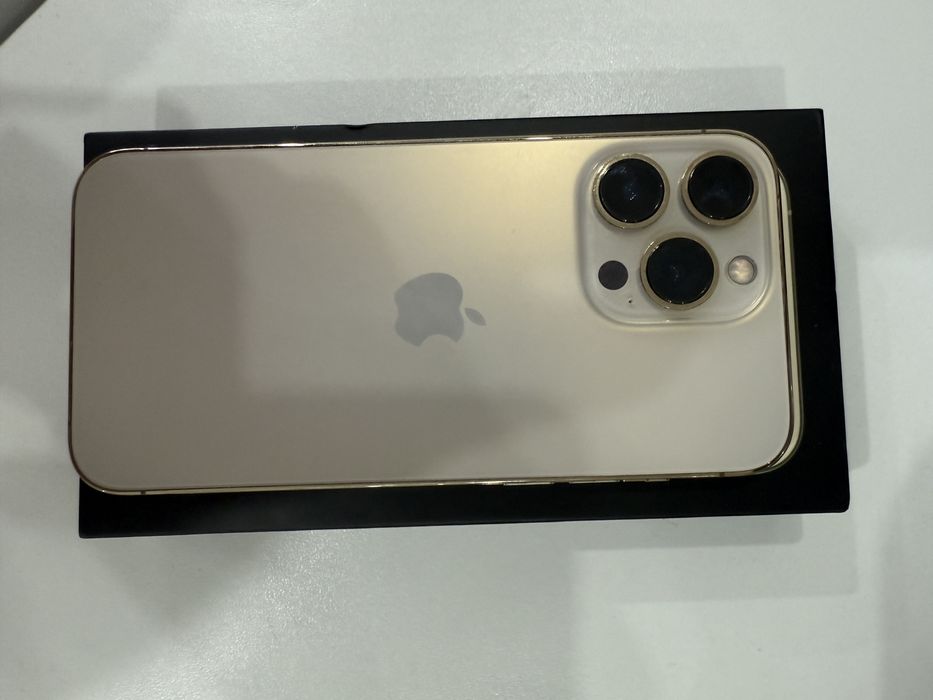 Продаю Айфон 13 про