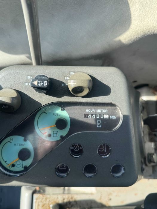 Miniexcavator Yanmar VIO30 – 3 cupe incluse,  picon Vistarini VHX 90S