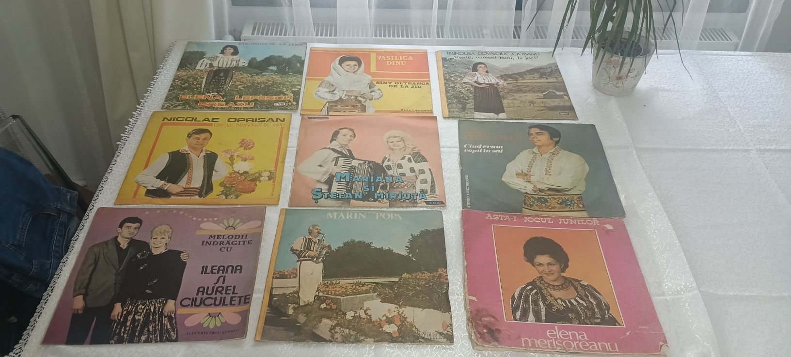 Vând placi de Vinil 60 buc 300lei