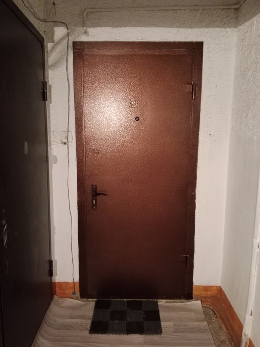 Бу железная дверь хорошего качества в хорошем состоянии