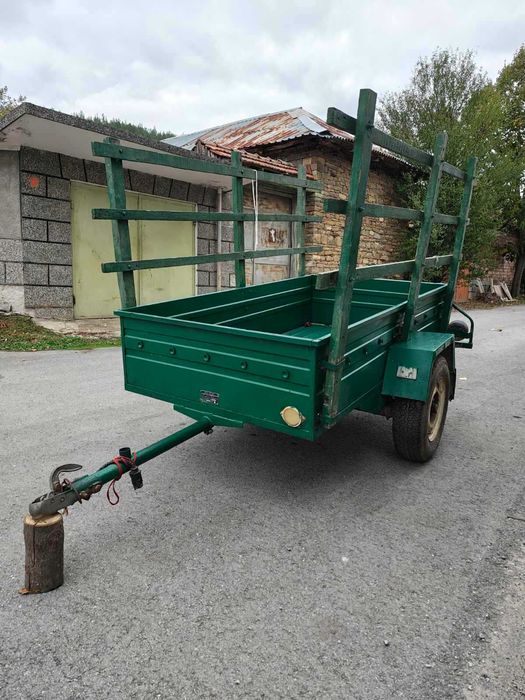 Продавам запазено ремарке модел Елена
