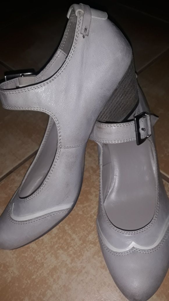 Pantofi din piele, masura 36, Italia