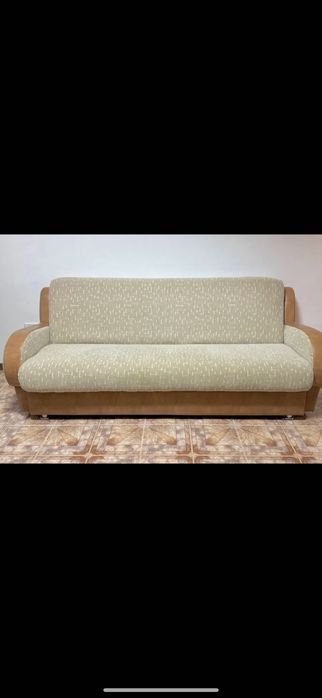 Canapea extensibila cu ladă de depozitare
