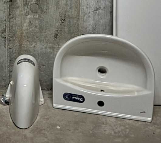 Vand lavoar Ideal Standard cu semipicior