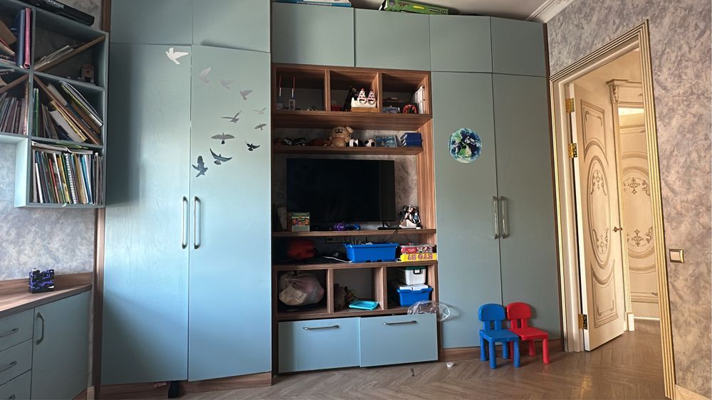 Продам шкаф в детскую