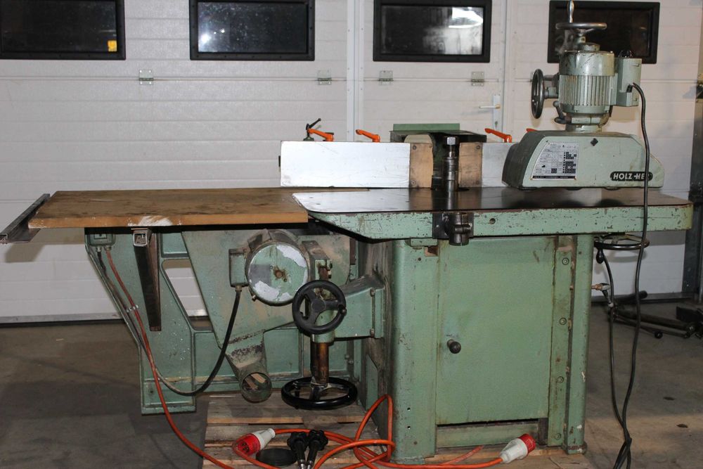 freza cu circular, avans mecanic, masa culisabila