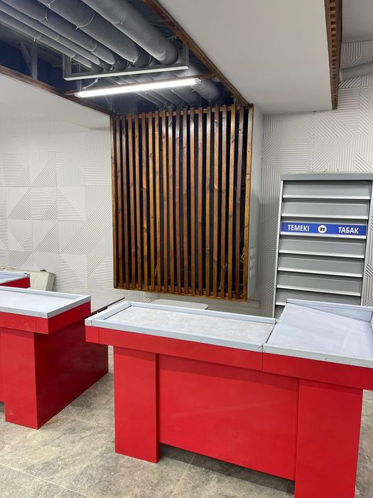 Стеллаж металлические полки для магазина витрины прилавки