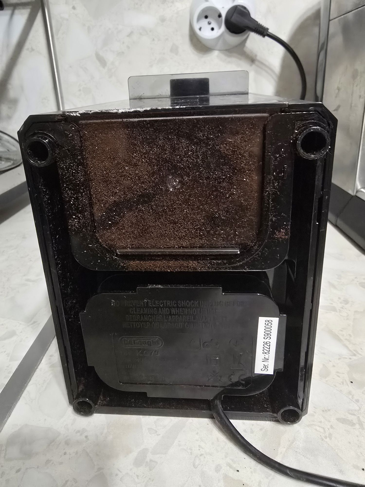 Кафемелачка  DeLonghi KG 79