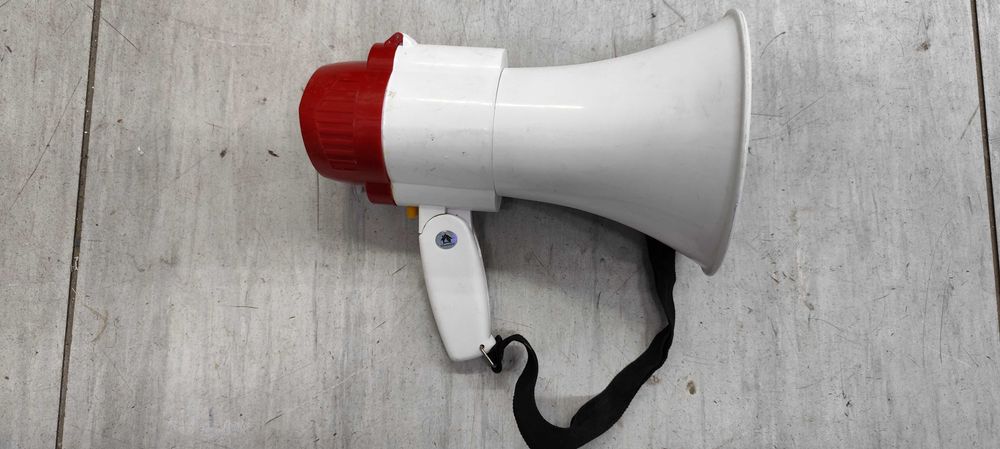portavoce cu inregistrare si melodie presetata  merge cu 4 baterii