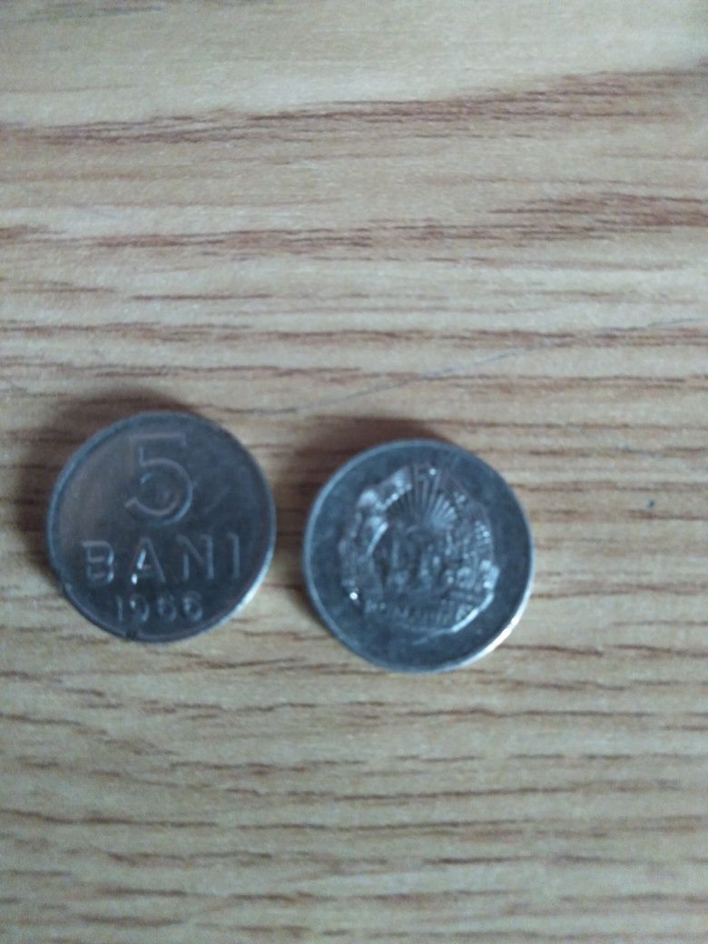 Vând monede 5 bani 1966