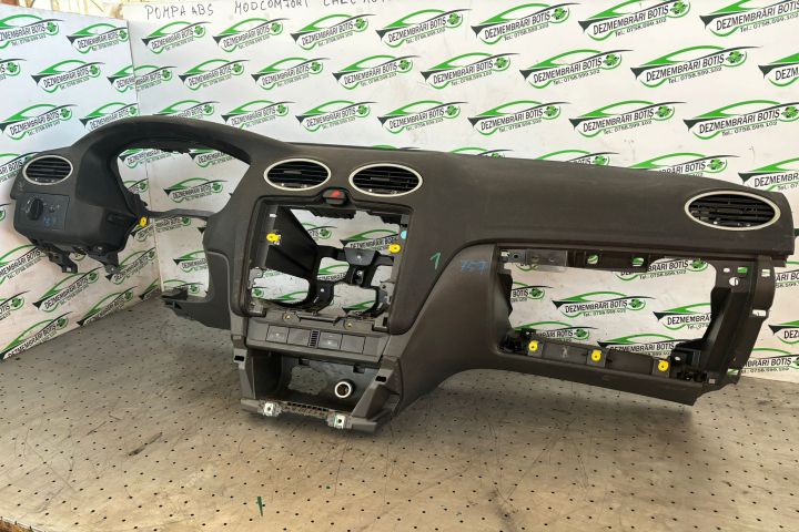 Plansa bord Ford Focus a 2-a generatie