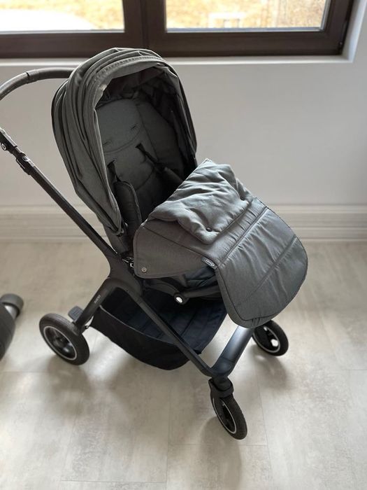 Vand carucior + cadou un patut de copii Kinderkraft