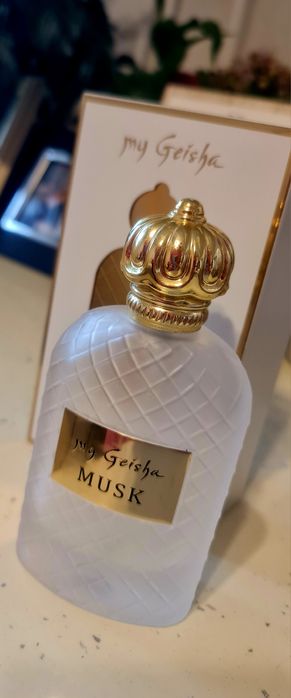 Vând sticla parfum Musk my geisha