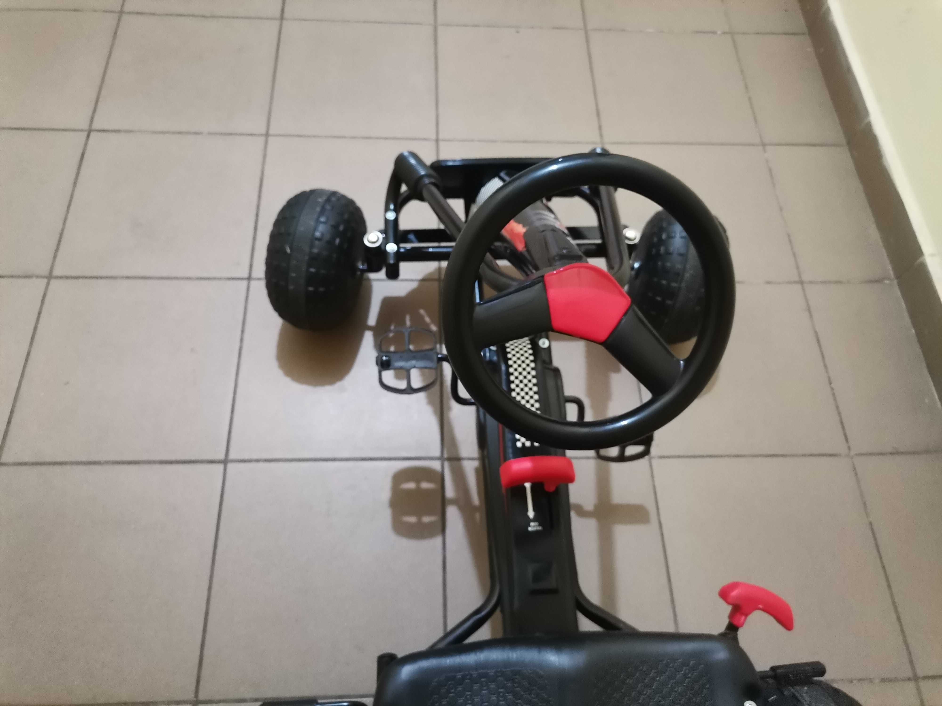 Kart cu pedale nou