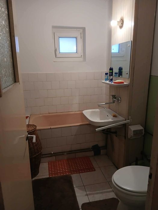 De vanzare apartament cu 3 camere