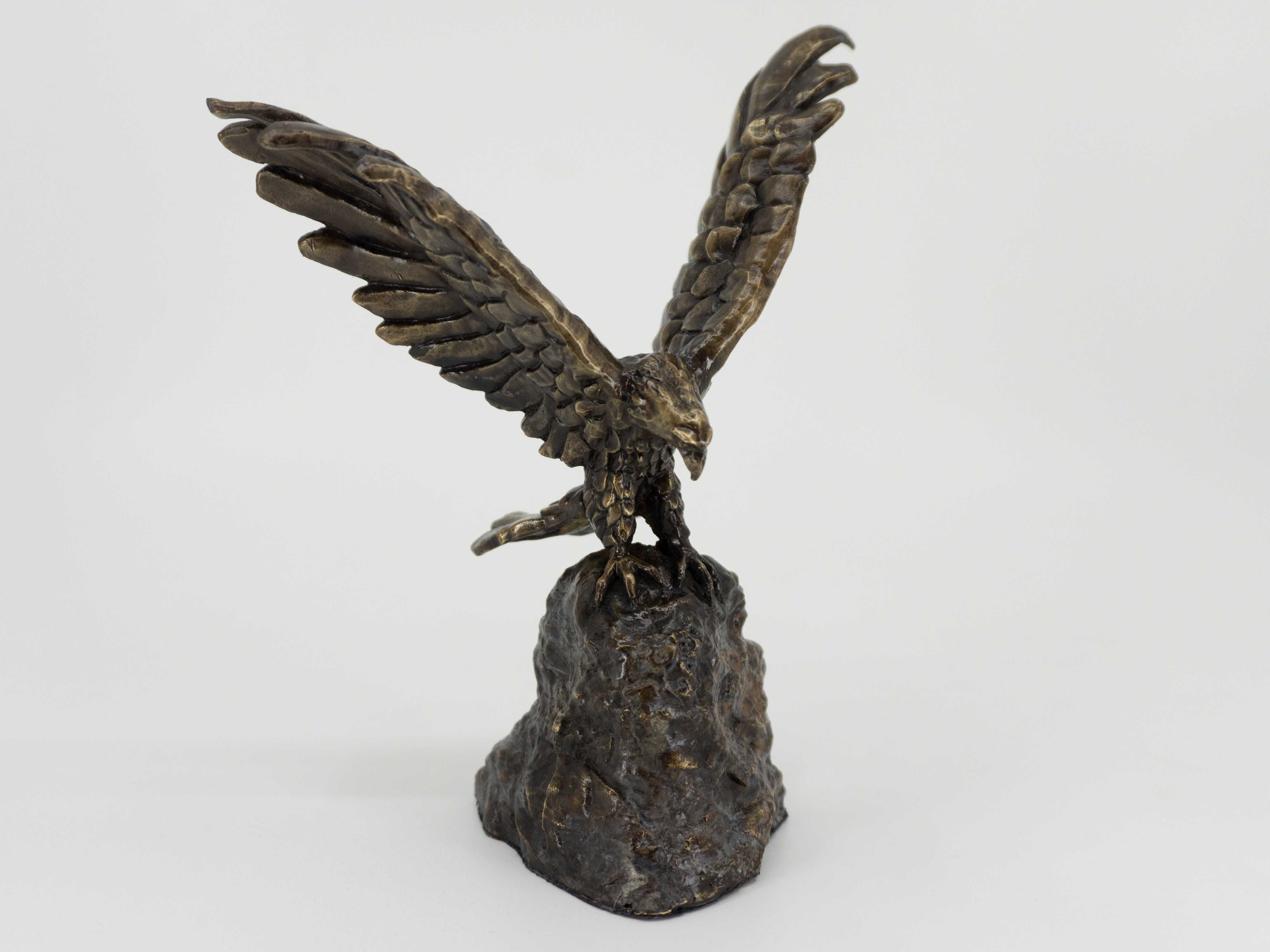 Статуетка на белоглав орел