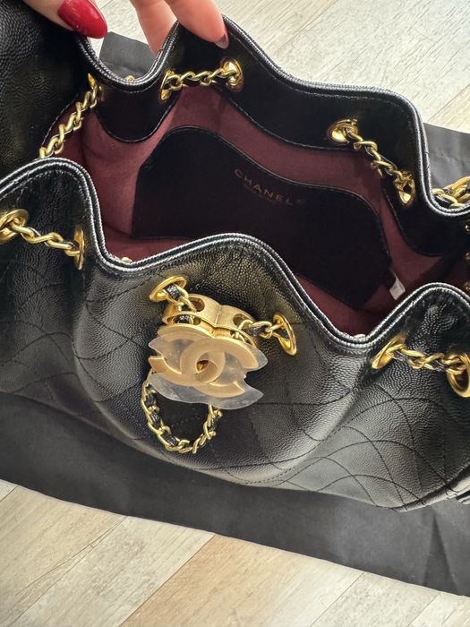 Chanel черна кожена чанта