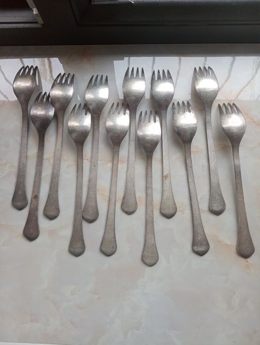Посеребренные мельхиоровые ложки вилки ножи