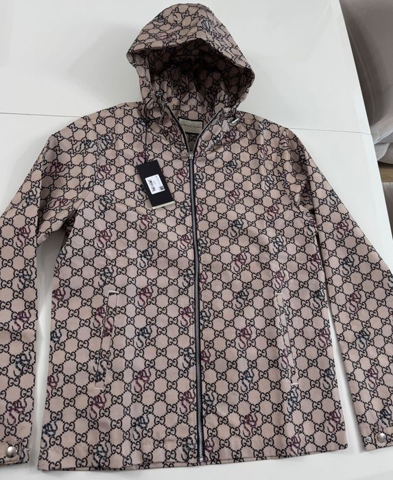 Намаление:Gucci-Чисто ново оригинално есенно мъжко яке Л размер