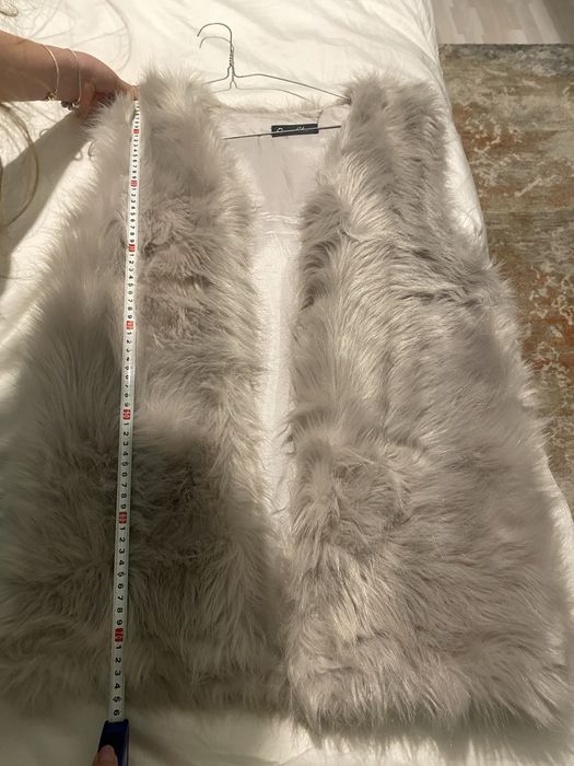 Vesta blana artificiala NOU S/M