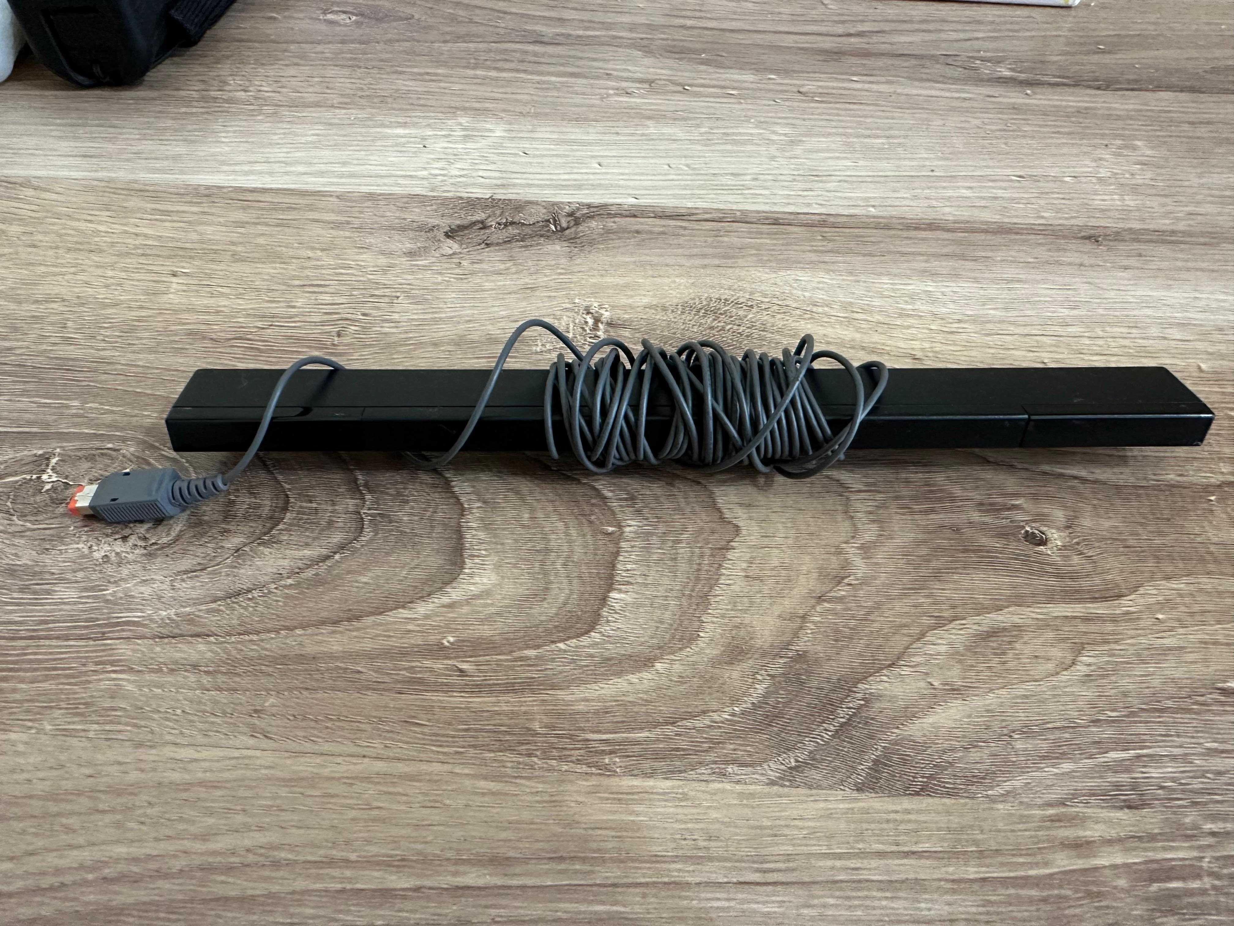 Consola Nintendo Wii, 2 manete cu nunchuk + 6 jocuri