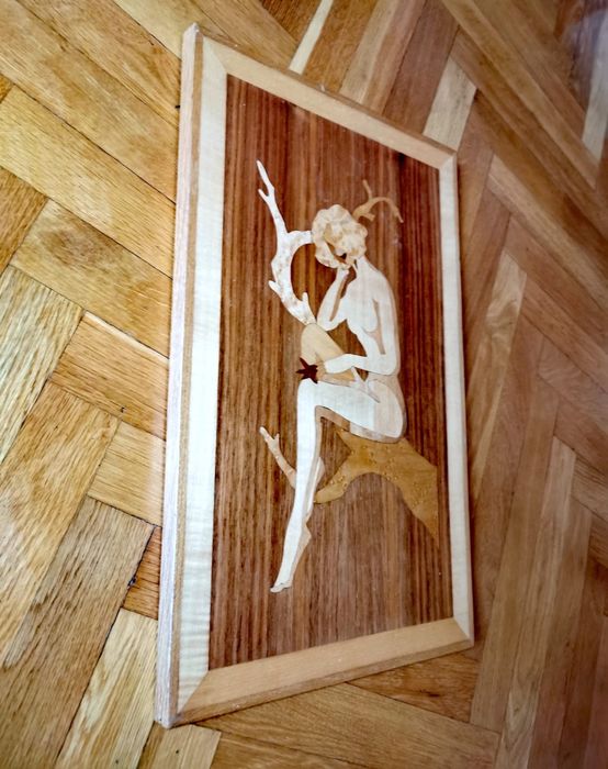 Антикварна дървена картина изработена с техниката интарзия -гола жена