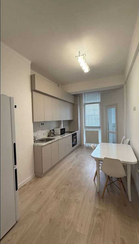 Дава се под наем Едностаен апартамент в София, Център - 47 кв.м за 380 € - Снимка #1