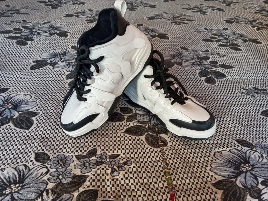 Обувь мужская Кросы