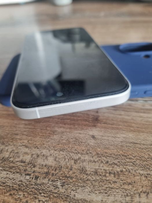 iPhone 16 în garanție