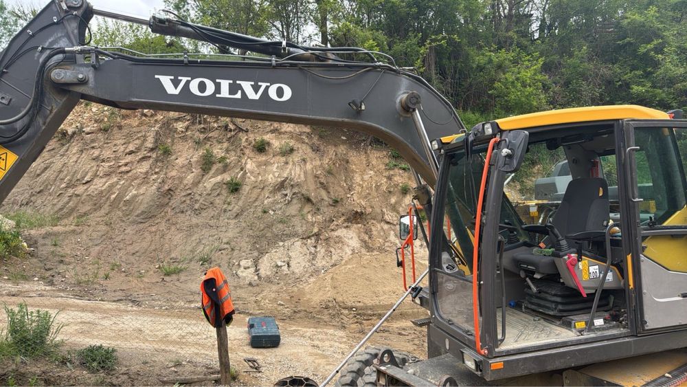 Inchiriez utilaje de constructii