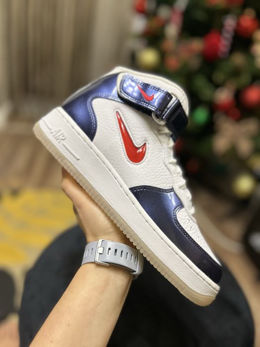 Air Force 1 Mid Qs