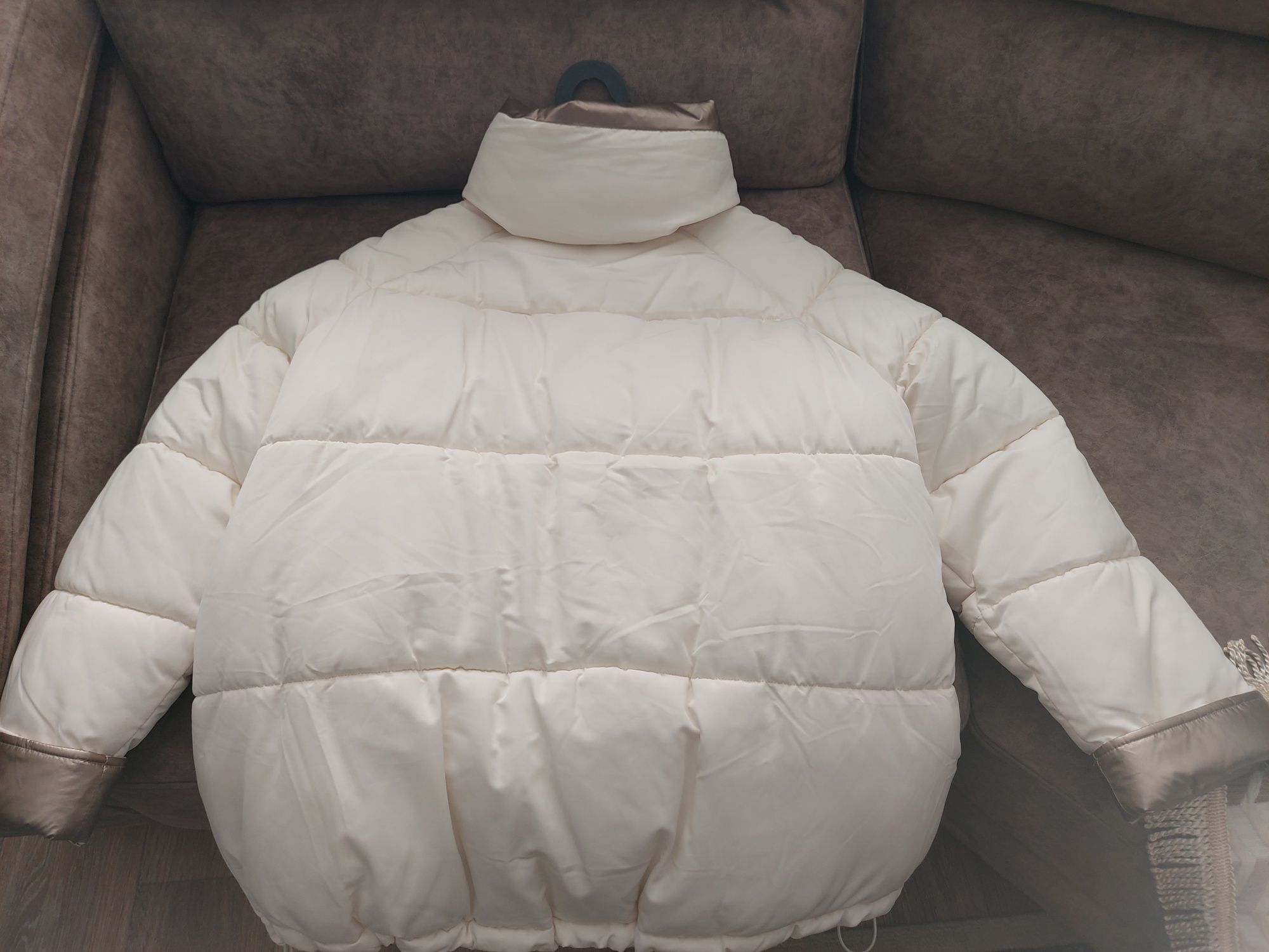 Куртка белая Colins