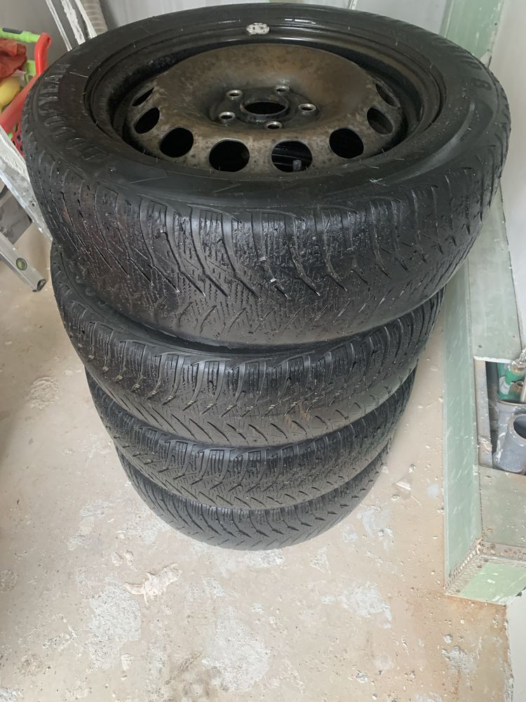 Jante tablă+cauciucuri goodyear 205/55R16