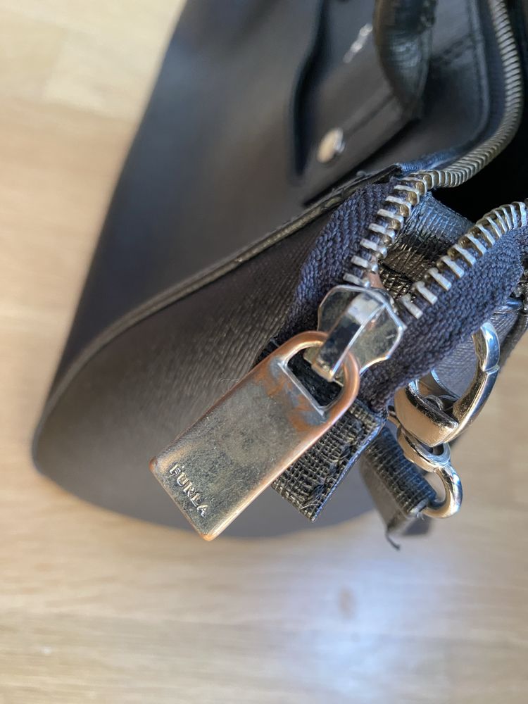 Черна чанта Furla
