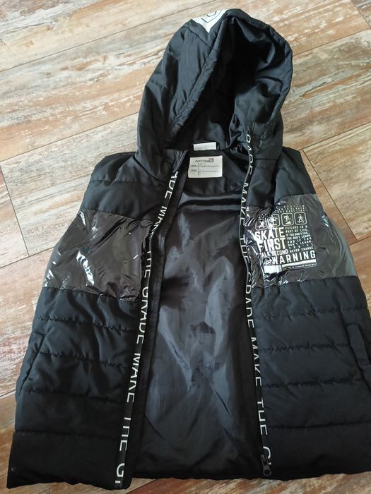 Vesta băieți 9, 10 ani in stare f buna