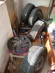 Roti  iarna 185/65 R15 si capace