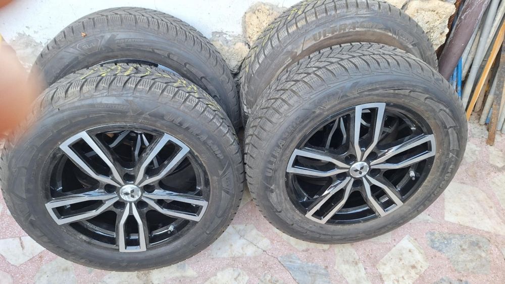 Джанти за Mitsubishi 17" 5x114.3 Зимни гуми 215/65/17