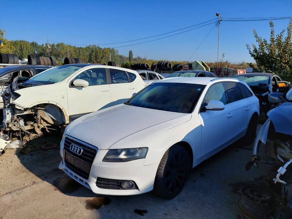 Dezmembram Audi A4 B8, an 2010, 2.0 TDI cod CAGA, cutie manuala