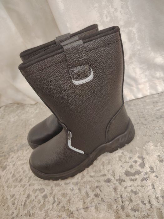 Продам новый летний спецобувь 43р