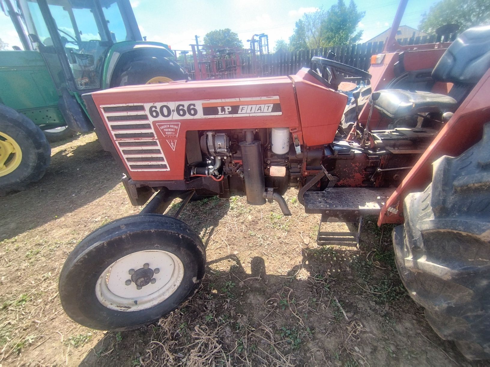 Vând Tractor Fiat 60-66