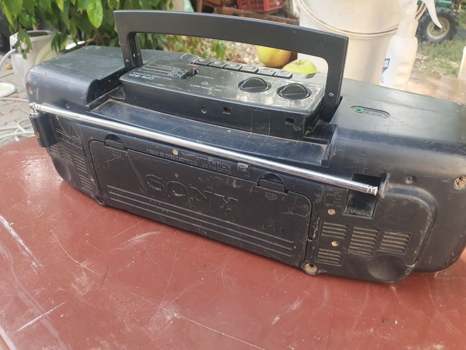 Sony radio casetofon stereo in stare de functionare.