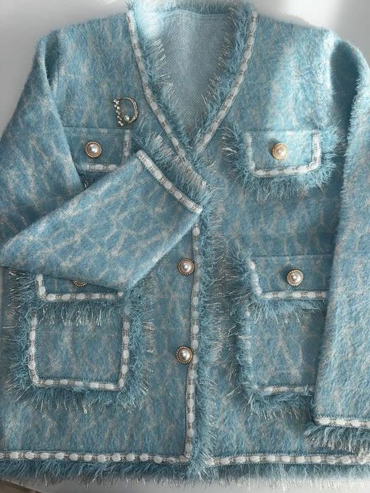 Жилетка с уникална брошка С размер