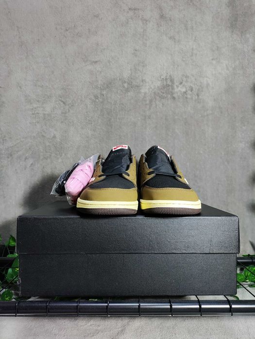 Air Jordan 1 low X Travis Scott marimea 47.5