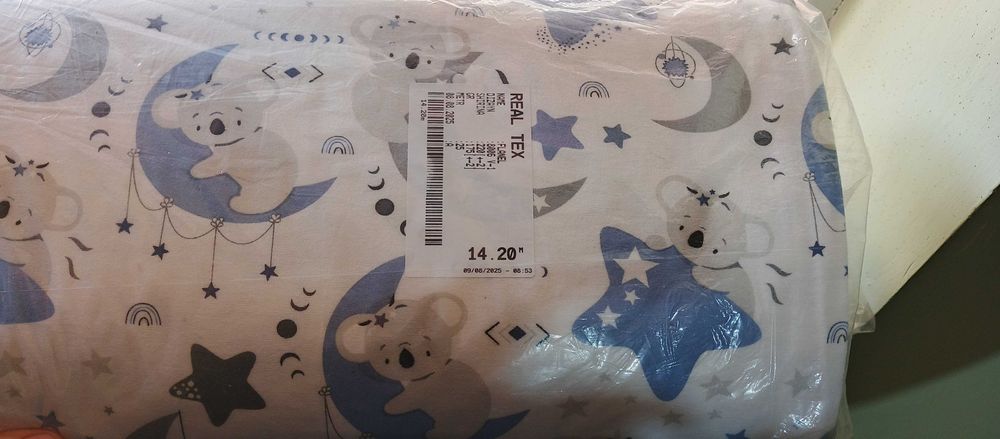 Materiallar yangi, metri etiketikasida yozilgan.