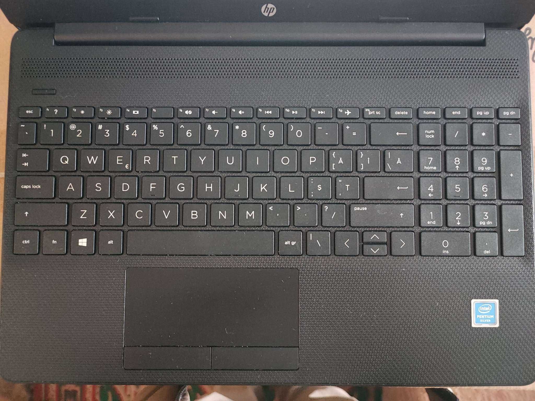 Лаптоп HP 15-dw1017nq Intel N5030/8GB/256GB NVMe