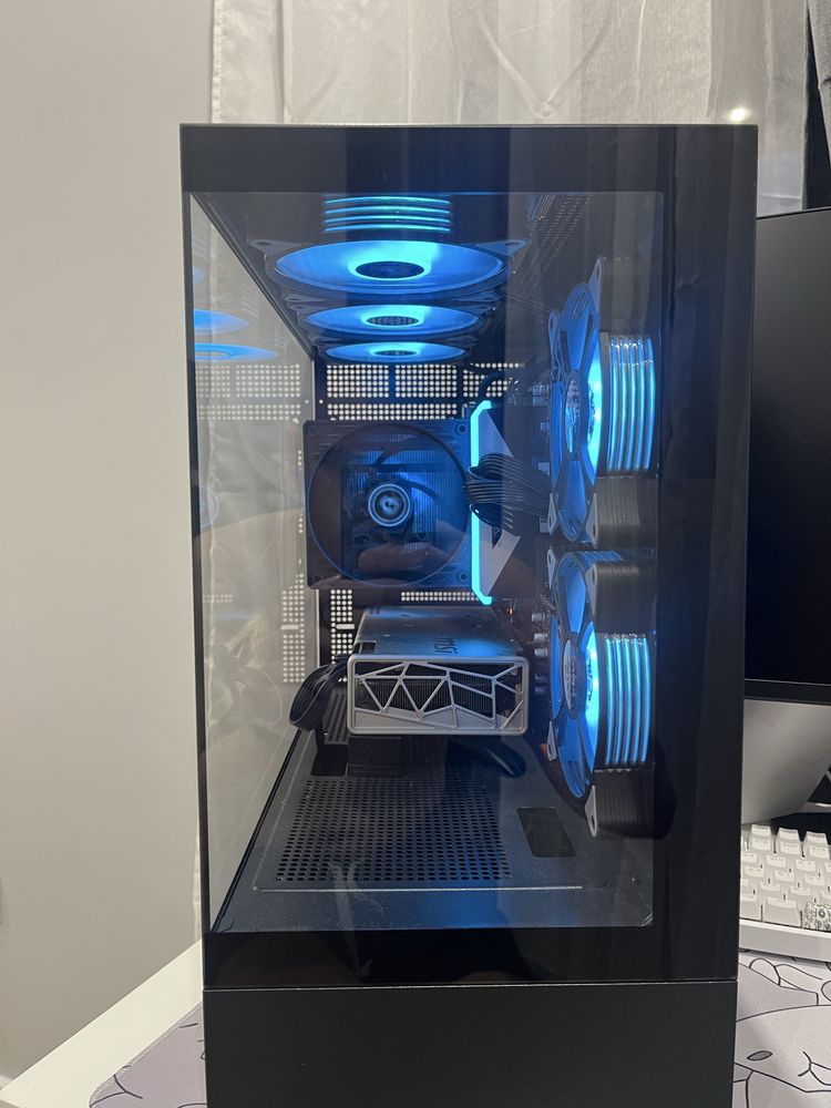 Геймърски компютър | Ryzen 5 5500 | RX 5700 XT | 32GB RAM | SSD NVMe