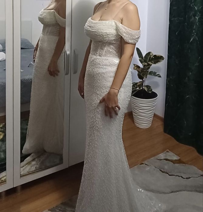 Vand rochie de mireasa !